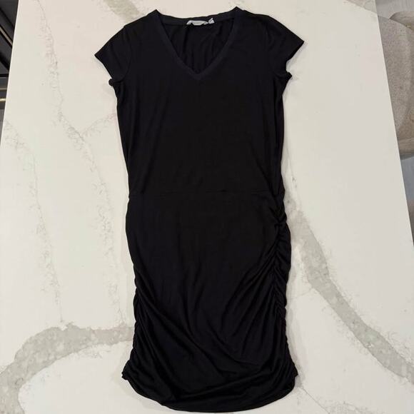Athleta Dresses & Skirts - Athleta Topanga V-Neck Midi T-Shirt Dress Women's Size Small Black Ruched Sides